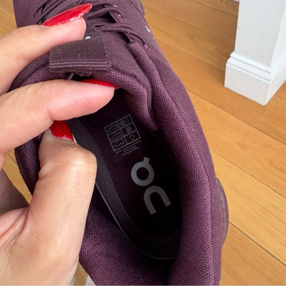 On cloud cloud hi in mulberry running shoes size 10.5 NEW - Picture 7 of 10